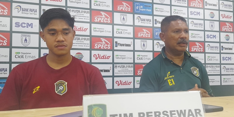 Al Hakim Kiper Persewar di Mata Pelatih Persewar Eduard Ivakdalam