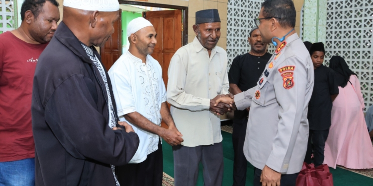 Kapolda Papua Hadiri Giat Baksos Polri Presisi Dalam Rangka Safari Ramadhan Kapolda Papua 2025