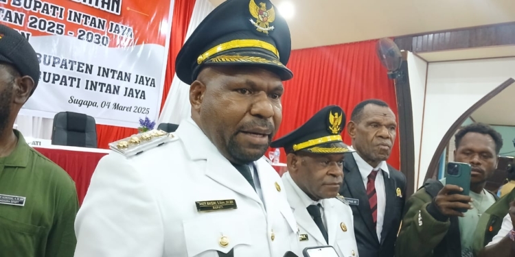 Walikota Jayapura Bertandang ke Pasar Baru Youtefa di Otonom Kotaraja, di Hari Pertama Kerjanya