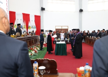 Hadir Di Pelantikan 4 Pimpinan  DPRP Papua Tengah, Gubernur Meki Nawipa Ingatkan Ini