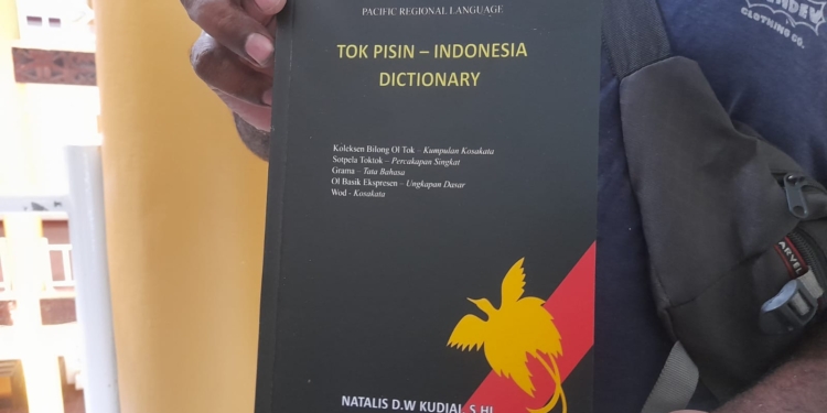 Natalis D.Kudiai, S.Hi, Terbitkan Kamus Bahasa Tok Pisin PNG-Indo Dictionary, Ini Tujuan Penulisan