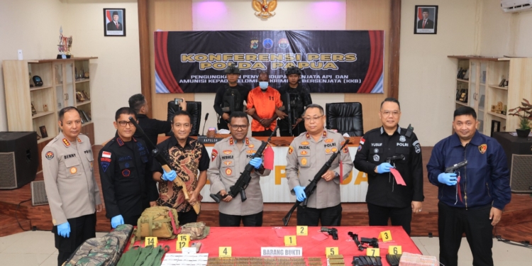 Kapolda Papua : Modus Penyelundupan Senjata Api dan Ratusan Peluru Oleh YE, Dengan Masukan ke Dalam Kompresor