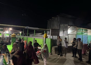Kapolres Deiyai Polda Papua Pimpin Pengamanan Sholat Tarawih di Masjid Ash-Shiddiq Waghete