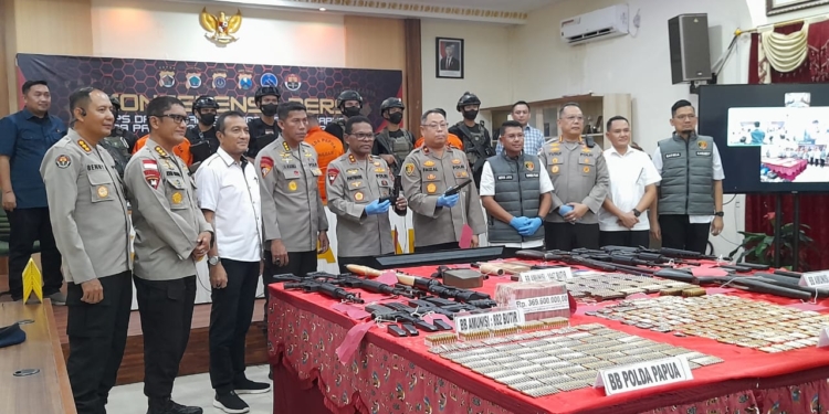 Kapolda Papua : Pemilik Senjata Api dan Amunisi di Jerat Hukuman Sesuai UU Darurat No 12 Thn 1951