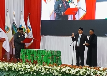 Silwanus Soemoele Dilantik Sebagai Penjabat Sekda Papua Tengah, Ini Pesan Gubernur Meki Nawipa