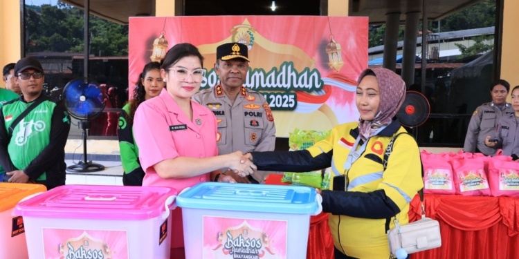 Kapolda Hadiri Bazar Ramadan Polri Presisi dan Baksos Bhayangkari 2025