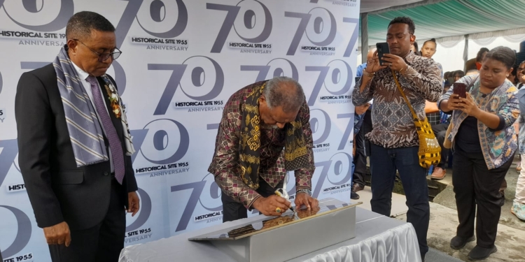 Walikota Ajak Umat Tuhan di GMAHK Argapura, Jaga Kebersihan dan Keamanan di Kota Jayapura