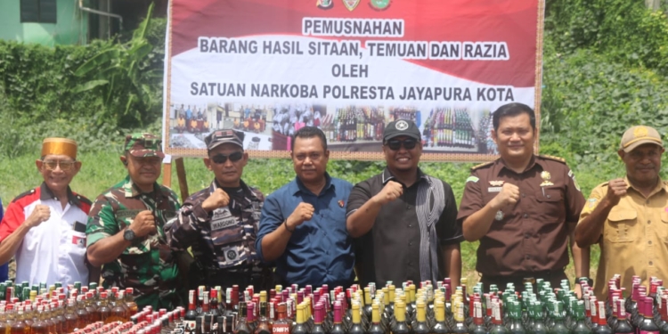 Musnahkan 1.312 Miras Berbagai Merek dan 2.336,51 Gram Narkotika Jenis Ganja, Ini Komitmen Polisi Menjaga Kamtibmas Kota Jayapura