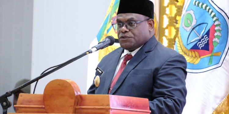 Sah, Gubernur Meki Nawipa Resmi Lantik Bupati Mimika Dan Bupati Puncak Di Nabire