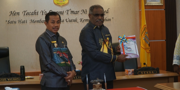 Di Papua, Kota Jayapura, Daerah Yang Pertama Menyerahkan LKPD Tahun 2024 ke BPK RI
