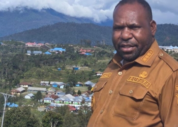 Tangani Masyarakat Yang Mengungsi, Bupati Aner Maisini Bentuk Tim Gerak Cepat Salurkan Sembako