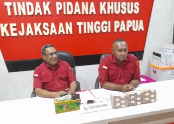 Penyidik Kejati Papua Sita Uang Tunai 300 Juta Dalam Pembangunan Sarpras Olahraga Aerosport di Mimika Tahun Anggaran 2021