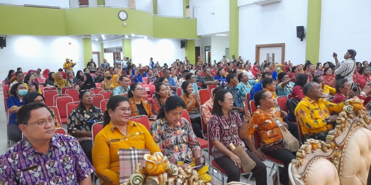 TPP Belum Cair Sejak Januari, Ratusan Guru di Kota Jayapura Datangi Kantor Wali Kota