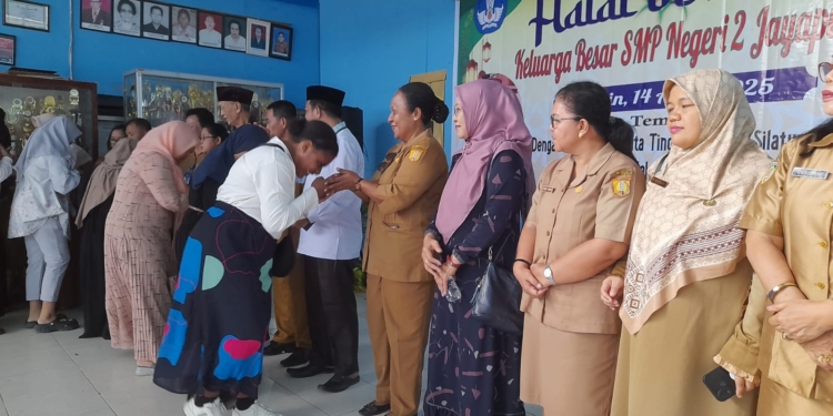 Perkuat Silahturahmi Ditengah Perbedaan, Keluarga Besar SMPN 2 Jayapura Gelar Halal bi Halal 1446H