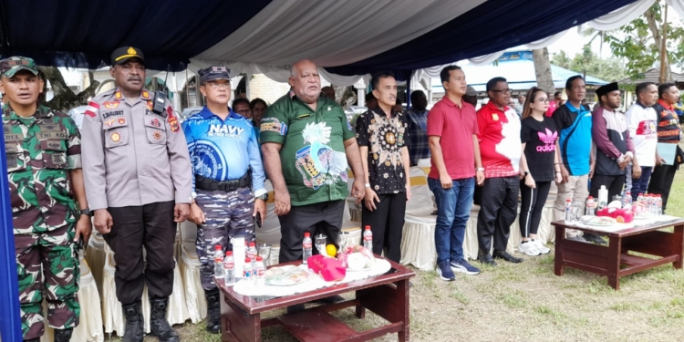 Buka Turnamen Sepak Antar Kampung se- Kota Jayapura, Plt Sekda Tekan Junjung Sportifitas
