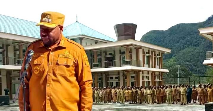ASN Wajib Berada Di Sugapa, Bupati Intan Jaya Beri Warning ASN, Sanksi Tegas Menanti Non Job Hingga Dipecat