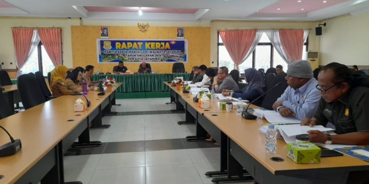 Sastra dan Budaya Port Numbay Masuk Dalam Pembahasan Rapat Panja DPRK Bersama Disdik Kota