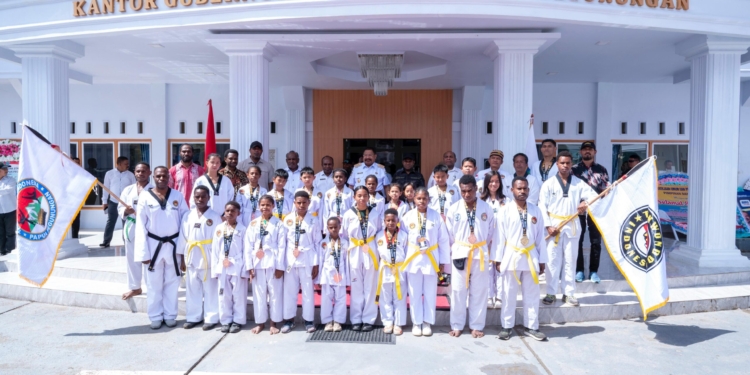 Papua Pegunungan Bangkit Lewat Taekwondo: Gubernur John Tabo Apresiasi 32 Atlet Berprestasi di Papua Open 2025