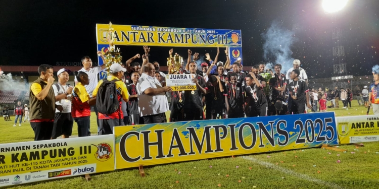 Sekda Kota Menutup Turnamen Sepakbola Antar Kampung Se – Kota Jayapura Tahun 2025