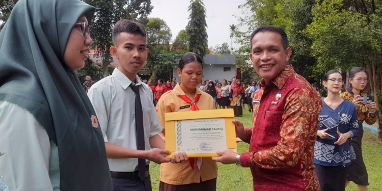 Kadis Pendidikan Apresiasi Acara Penamatan Siswa SMKN 2 Jayapura, Sangat Sederhana Sesuai Edaran Walikota Jayapura