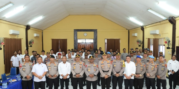Pastikan Situasi Kamtibmas Jelang PSU Pilgub Papua, Kapolda Papua  Kunjungan Kerja di Kepulauan Yapen