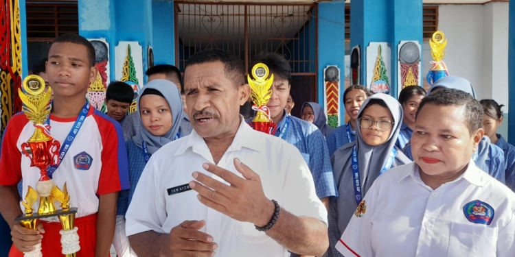 Kepsek : Kesuksesan Siswa SMAN 2 Jayapura, Tak Lepas Dari Dukungan Orangtuanya