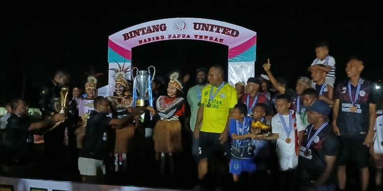 Taklukan Bank Papua, Tim All Star Nabire Juara 1 Turnamen Sepak Bola U35+ Bintang United Cup 1