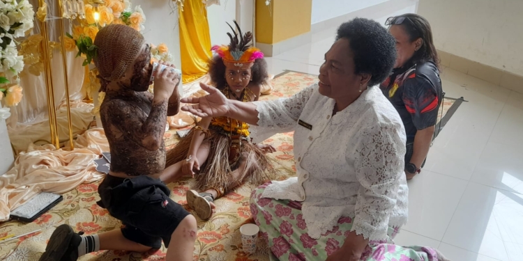 Walikota Kukuhkan Bunda Paud Kota Jayapura Dan Melantik Pokjanya Periode 2025-2030