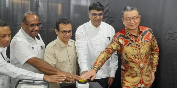 Nezar Partia Wamenkomdigi RI Hadiri Peluncuran Indosat AI Experience Center Jayapura, Papua