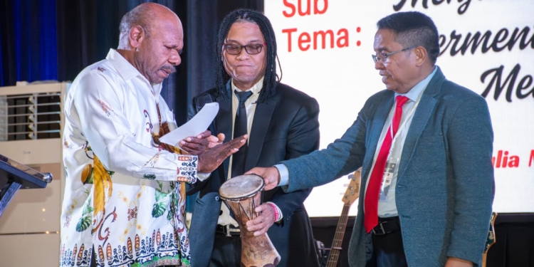 Kepala Biro Pemerintahan Otsus Papua Tengah Hadir Dan Resmi Membuka Sidang Majelis Daerah Umum Papua Tengah