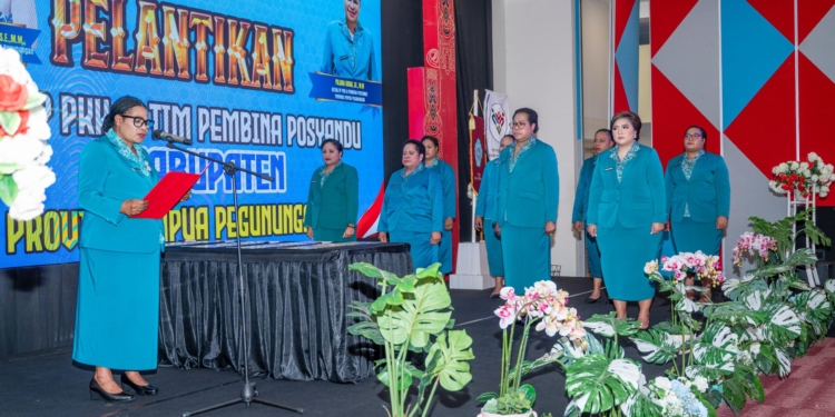 Ketua TP-PKK Papua Pegunungan Lantik 8 Ketua PKK Kabupaten: Perempuan Adalah Pilar Perubahan