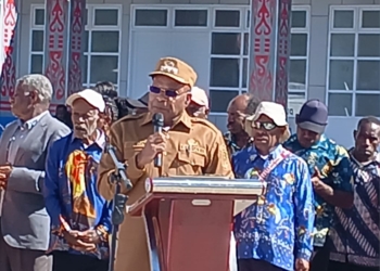 Di lauching Bupati Puncak, Elvis Tabuni, Maskapai Amole Air Resmi Perdana Beroperasi