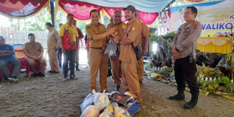 Berbagai Kegiatan Pelayanan Juga Bantuan warnai Turkam Walikota di Kampung Nafri