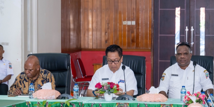 Gelar Kegiatan Finalisasi Renaksi SPM Periode 2025-2029, Gubernur Meki Nawipa Tegaskan 4 Prinsip Utama Landasan Pelaksanaan SPM