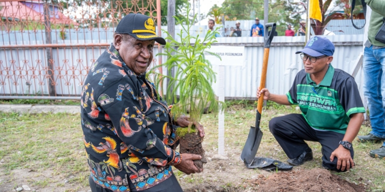 Pemprov Papua Pegunungan Tanam Pohon Peringati Hari Lingkungan Hidup Sedunia 2025