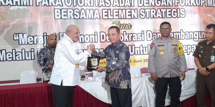 PJ Gub Papua : Pemerintah, Adat Dan Masyarakat Harus Sejalan Bagi Kemajuan Papua