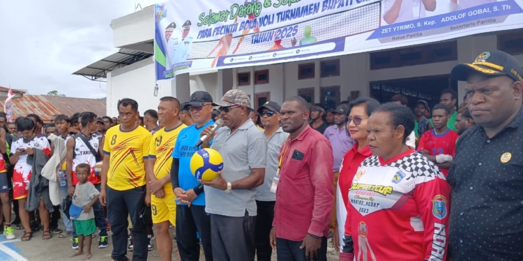 Resmi Buka Turnamen Bola Voli Bupati Cup I, Mesakh Magai Tekankan Sportivitas Dan Jaga Keamanan