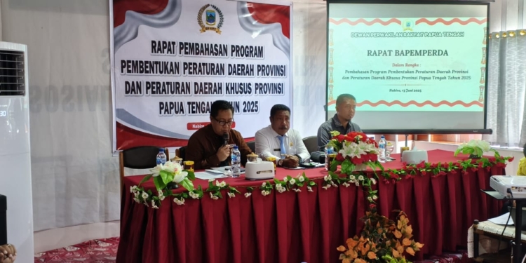 Gelar Rapat Pembahasan Program Perda Dan Perdasus Papua Tengah, Ini  Pesan PJ Sekda Silwanus Sumule