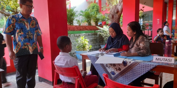 Hingga Hari Terakhir SPMB 2025 Di SMP 1 Jayapura Berjalan Aman Dan Lancar Juga Tertib