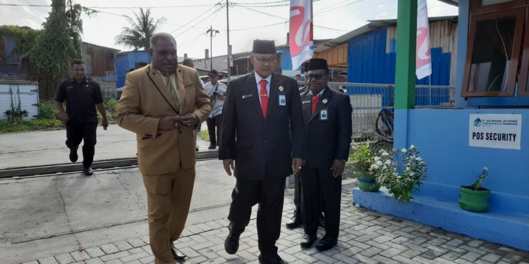 Hadiri HUT PDAM Robongholo Nanwani ke 33 Tahun, Wali Kota Jayapura: Air adalah Kebutuhan Utama Bagi Makhluk Hidup