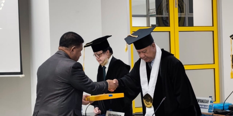 Raih Gelar Doktor Di Universitas Merdeka Malang, Elia Waromi Komitmen Memperjuangkan Pendidikan di Papua