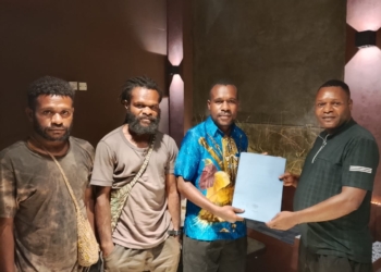 Berikan SK Karateker, Mekianus Tebai Pimpin Apindo Dogiyai, Papua Tengah, Ini Rincian Kerjanya