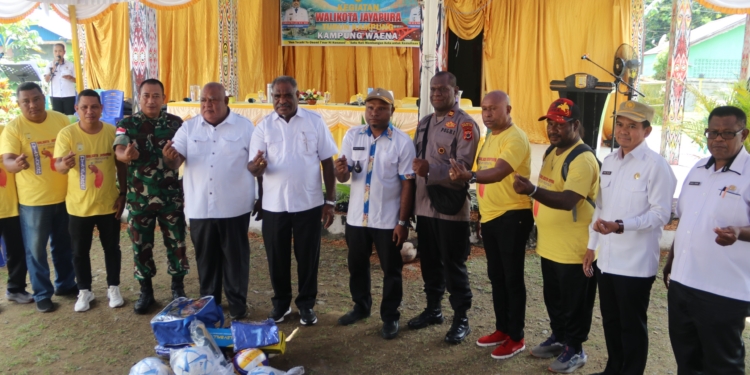 Transparan Dalam Penggunaan Dana Desa, Wali Kota Jayapura Memberikan Apresiasi ke Kepala Kampung Waena