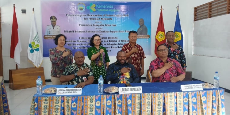 Tingkatkan Kapasitas Tenaga Bidan Dan Perawat, Pemkab Intan Jaya Gandeng Poltekkes Kemenkes Jayapura Kelas Nabire