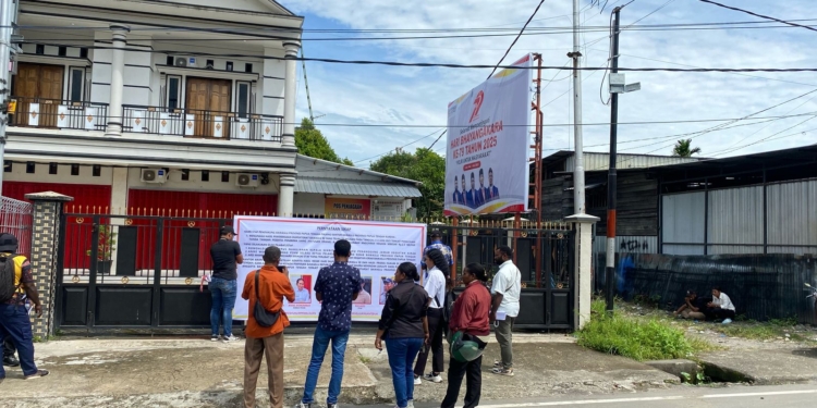 Palang Kantor Bawaslu, Staf Bawaslu Desak Bawaslu RI Periksa Oknum Pimpinan dan Staf Sekretariat Bawaslu Papua Tengah