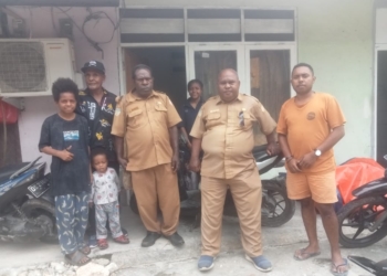 Respon Cepat, Dinsos Kota Jayapura Langsung Turun Tangan Bantu Kondisi Yorgen Ayomi Bersama Anak-Anaknya