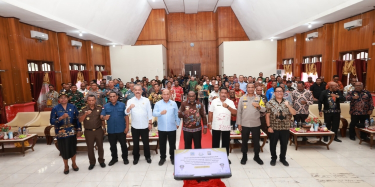 Gubernur Papua Tengah Resmi Buka Kegiatan Sosialisasi Jaga Desa,Tipikor Dan Mitigasi Resiko Kerugian Keuangan Negara