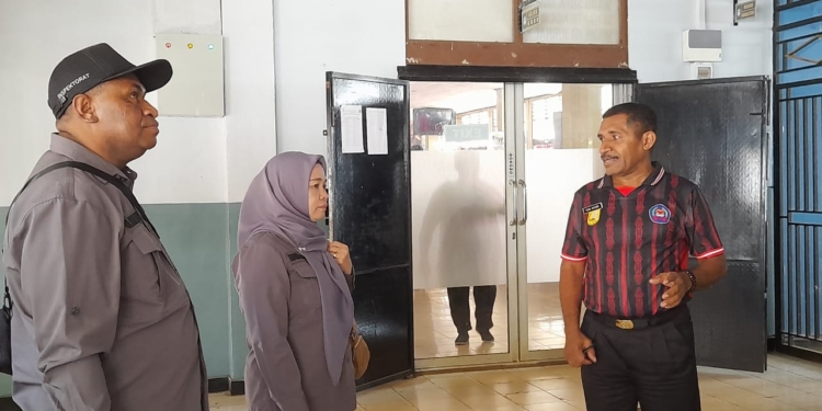 Cek Realisasi Dana BOS, Tim Inspektorat Kota Datangi SMAN 2 Jayapura