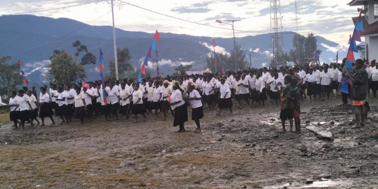 Klasis Sugapa, Hitadipa Dan Klasis Mboma Gelar Ibadah HUT Perkauan Nasional GKII di Kabupaten Intan Jaya