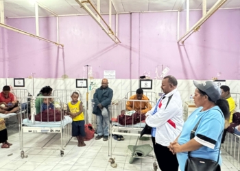 Sentuhan Kasih Wakil Gubernur Papua Pegunungan dan Istri di RSUD Wamena: Doa dan Harapan untuk Pasien